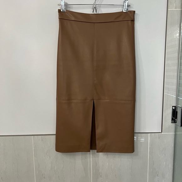 Leather like camel skirt. Size 2. - Picture 1 of 2